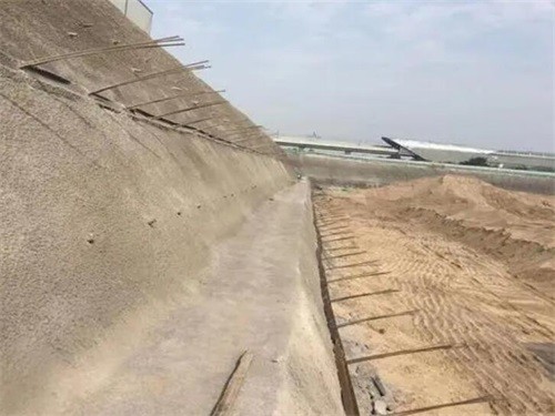 红山河道边坡加固